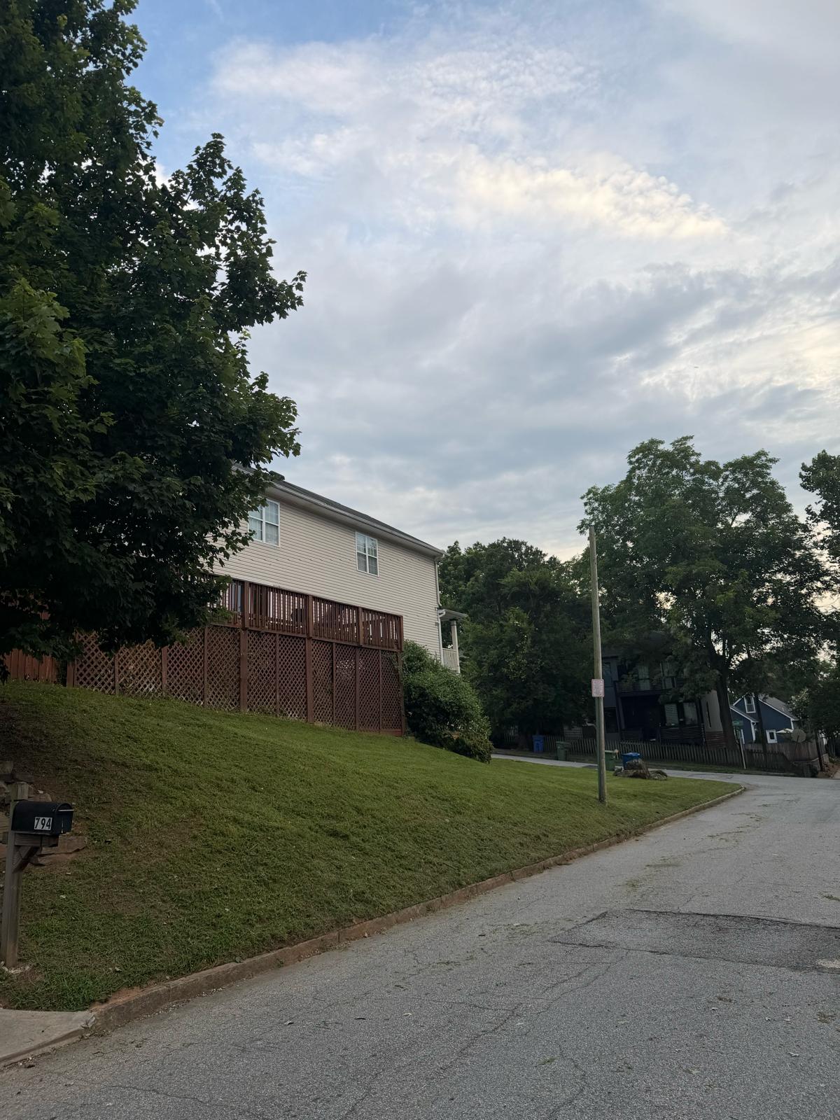 214 South Ave SE – Connally Street frontage